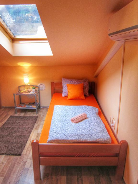 Hostel Taso'S House โมสตาร์ ภายนอก รูปภาพ