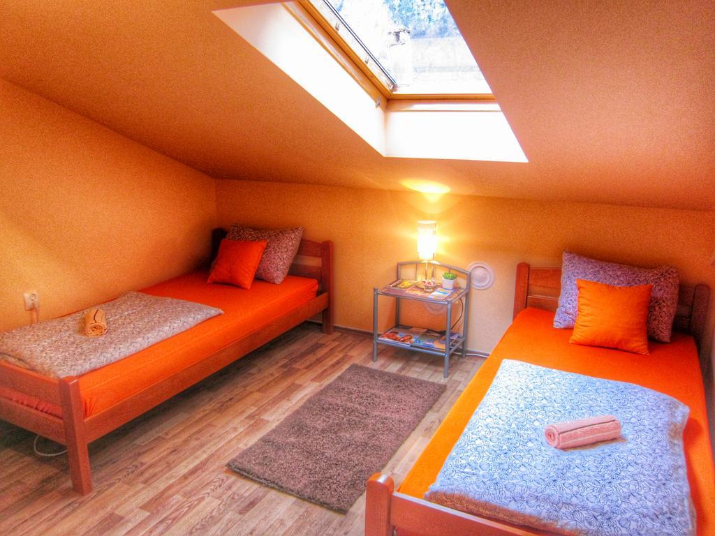 Hostel Taso'S House โมสตาร์ ภายนอก รูปภาพ