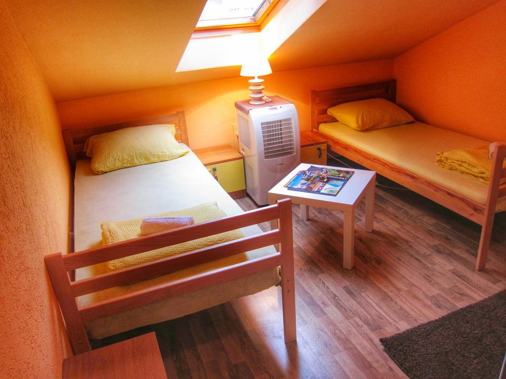 Hostel Taso'S House โมสตาร์ ภายนอก รูปภาพ